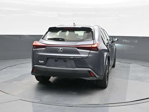 Used 2024 Lexus UX 250h AWD w/ Premium Package image 8