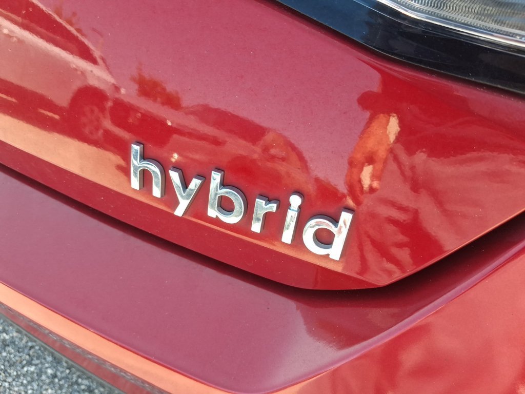 Used 2022 Hyundai Elantra Limited FWD image 11