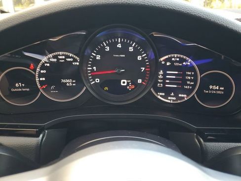 Used 2022 Porsche Cayenne AWD/4WD image 25
