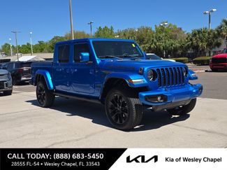 Used 2023 Jeep Gladiator Overland video 1