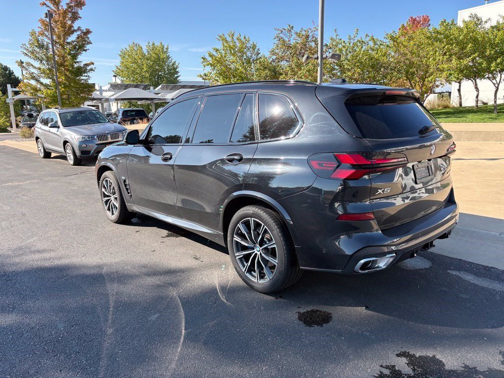 Used 2025 BMW X5 xDrive40i w/ M Sport Package AWD/4WD image 7