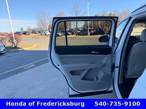 Used 2021 Volkswagen Atlas SE w/ Panoramic Sunroof Package image 15