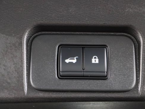 Used 2024 Nissan Rogue SV FWD image 29