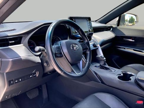 Used 2021 Toyota Venza XLE w/ Softex Package AWD/4WD image 17