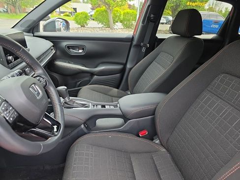 Certified 2025 Honda HR-V Sport image 19
