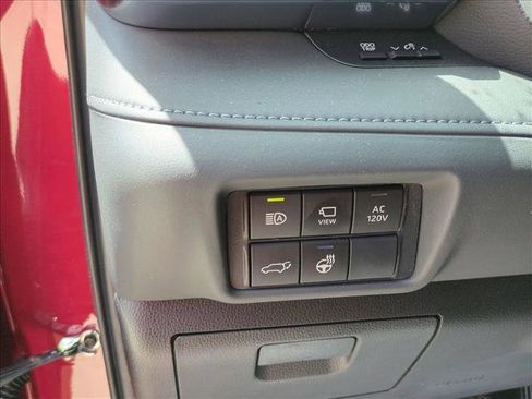 Used 2026 Toyota Highlander Limited AWD/4WD image 13