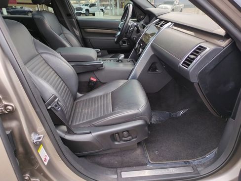 Used 2021 Land Rover Discovery S R-Dynamic image 25