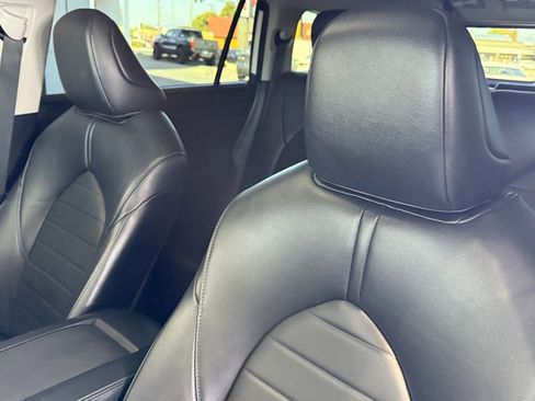 Used 2023 Toyota Highlander XLE image 23