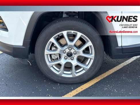 Used 2025 Jeep Compass Limited AWD/4WD image 13