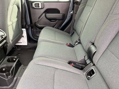 New 2026 Jeep Gladiator Sport image 18