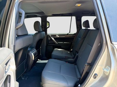 Used 2023 Lexus GX 460 Premium w/ Accessory Package AWD/4WD image 22