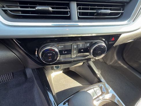 Used 2024 Chevrolet Trax LT FWD image 14