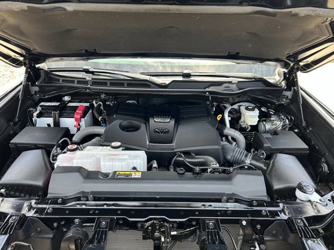 Used 2024 Toyota Tundra SR5 w/ SR5 Convenience Package AWD/4WD image 13