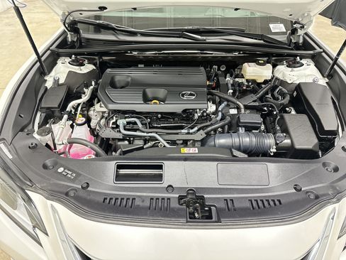 Certified 2025 Lexus ES 300h w/ Technology Package FWD image 34