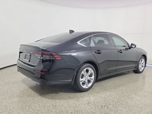 Used 2025 Honda Accord LX image 5