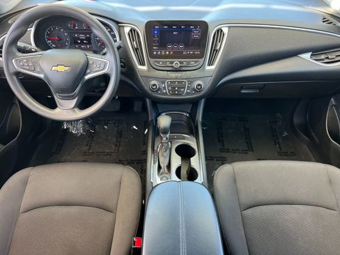 Used 2023 Chevrolet Malibu LT FWD image 4