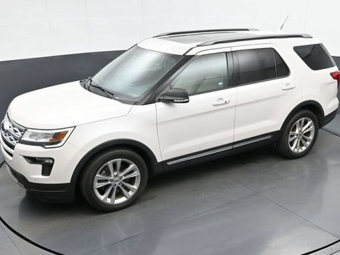 Used 2019 Ford Explorer XLT w/ Equipment Group 202A FWD image 24