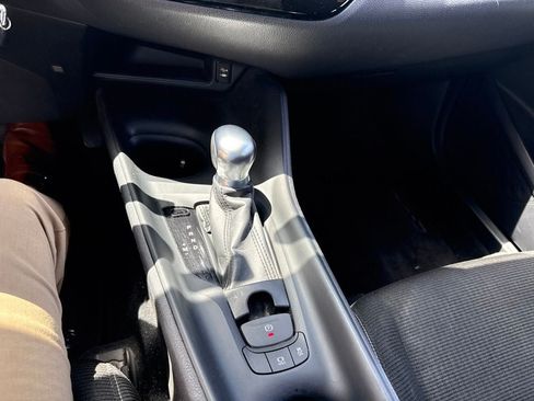 Used 2019 Toyota C-HR LE FWD image 17