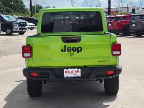New 2025 Jeep Gladiator Sport image 7