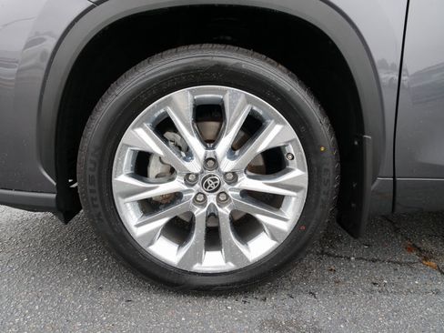 Used 2023 Toyota Highlander Limited image 13