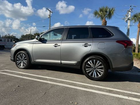 Used 2019 Mitsubishi Outlander SEL FWD image 11