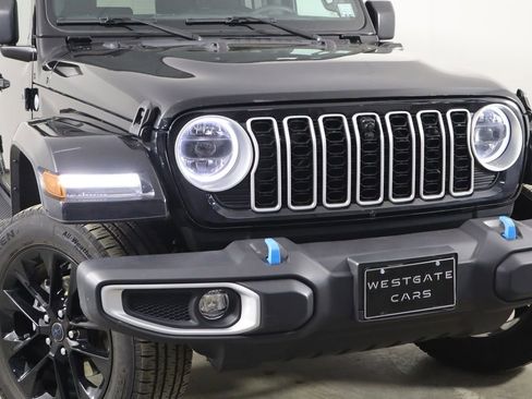 Used 2024 Jeep Wrangler Unlimited Sahara w/ Technology Group AWD/4WD image 47