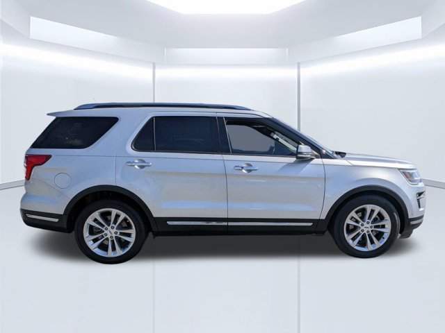 Used 2018 Ford Explorer Limited w/ Equipment Group 301A FWD image 3