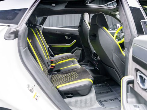 Used 2022 Lamborghini Urus AWD/4WD image 76