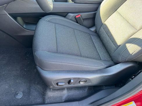 New 2026 Chevrolet Traverse LT image 9