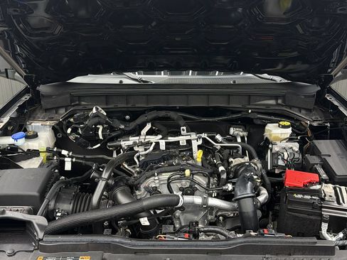 Used 2025 Ford Bronco Outer Banks AWD/4WD image 19
