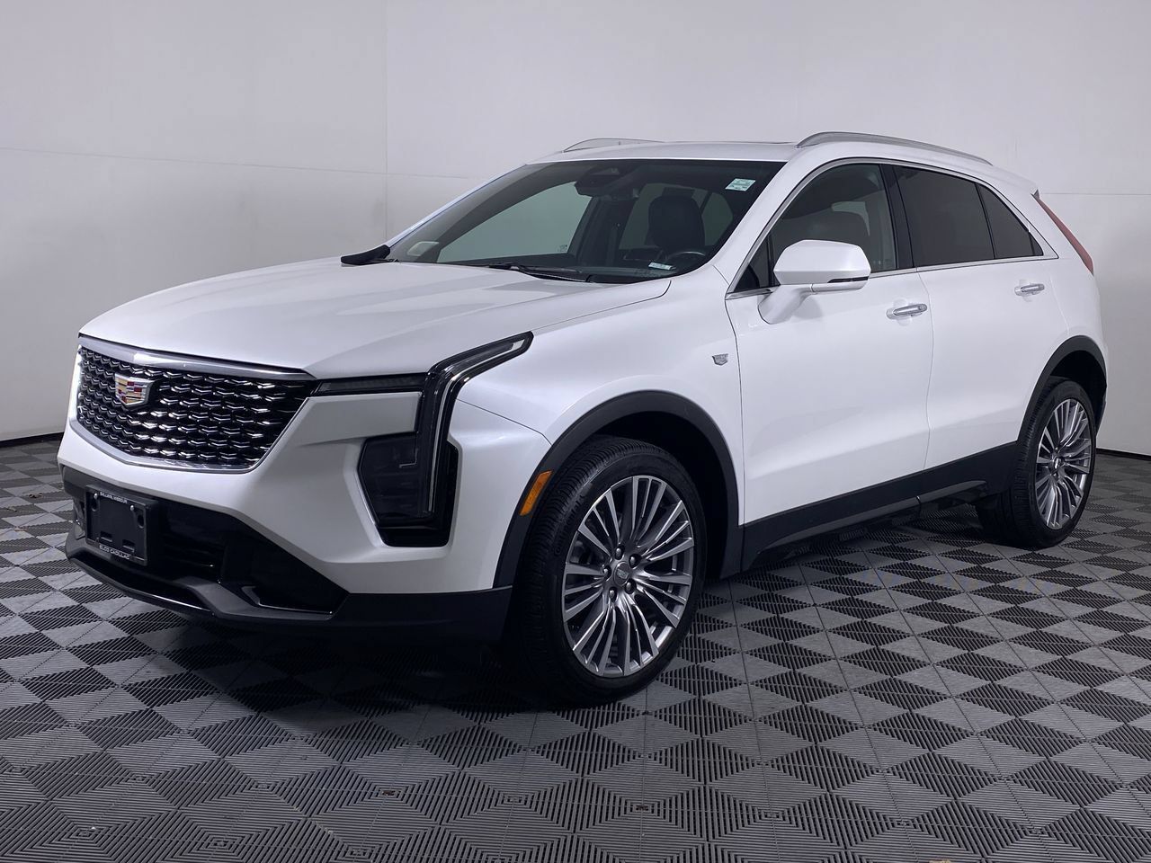 Certified 2024 Cadillac XT4 Premium Luxury AWD/4WD image 17