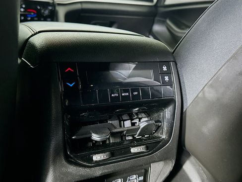 Used 2021 Jeep Grand Cherokee L Laredo RWD image 25