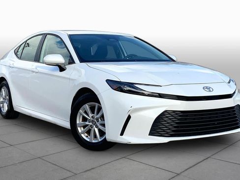 Used 2025 Toyota Camry LE FWD image 3
