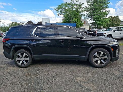 Certified 2023 Chevrolet Traverse LT w/ LT Premium Package AWD/4WD image 8