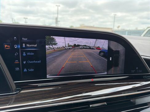 Used 2021 Cadillac Escalade Premium Luxury RWD image 29