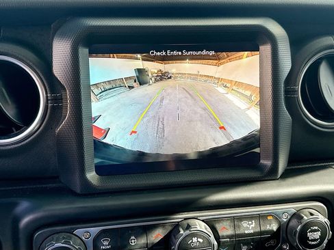 Used 2023 Jeep Wrangler Unlimited Sahara w/ Cold Weather Group AWD/4WD image 15