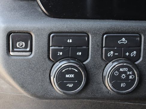 Used 2024 Chevrolet Silverado 2500 LT image 19