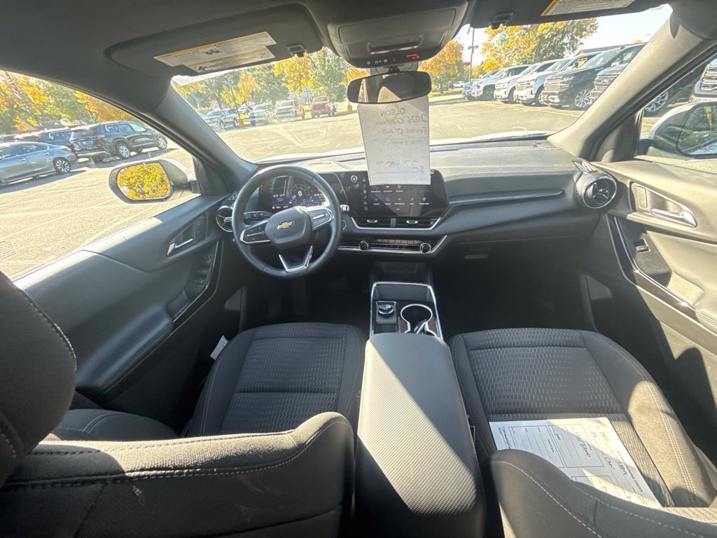 Used 2026 Chevrolet Equinox LT AWD/4WD image 11