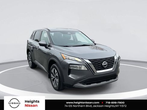 Used 2021 Nissan Rogue SV image 1