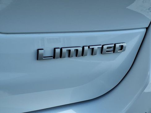 New 2026 Jeep Grand Cherokee L Limited w/ Trailer Tow Package AWD/4WD image 6
