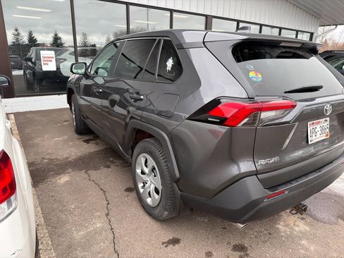 Used 2022 Toyota RAV4 LE image 5