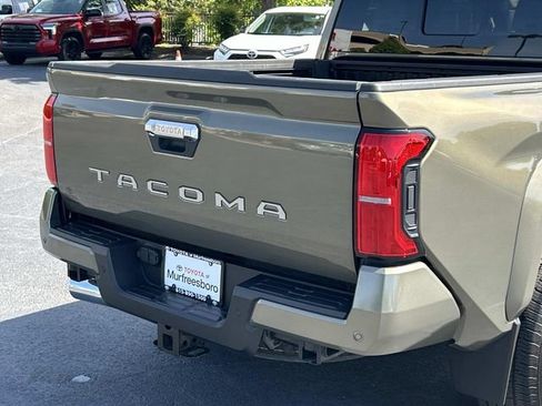 Used 2024 Toyota Tacoma Limited w/ Limited Package (LT) AWD/4WD image 11