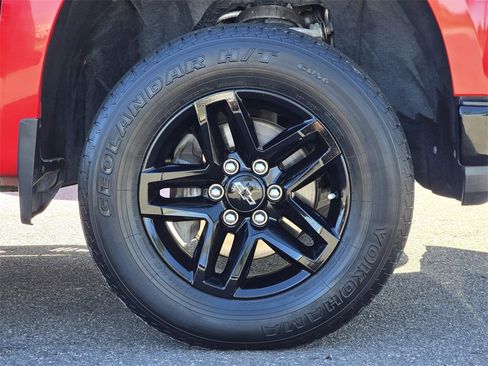 Used 2019 Chevrolet Silverado 1500 Custom Trail Boss w/ Custom Convenience Package image 12