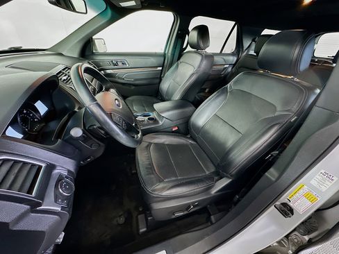 Used 2016 Ford Explorer Limited image 13