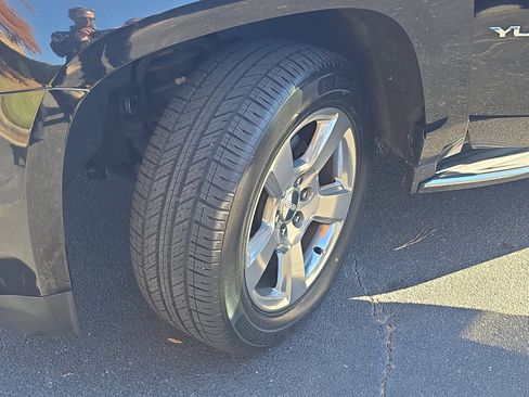 Used 2019 GMC Yukon SLT image 33