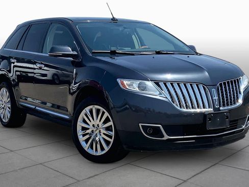 Used 2013 Lincoln MKX AWD image 3