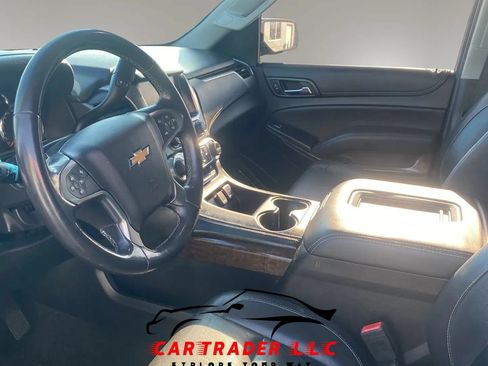 Used 2018 Chevrolet Suburban LT RWD image 21