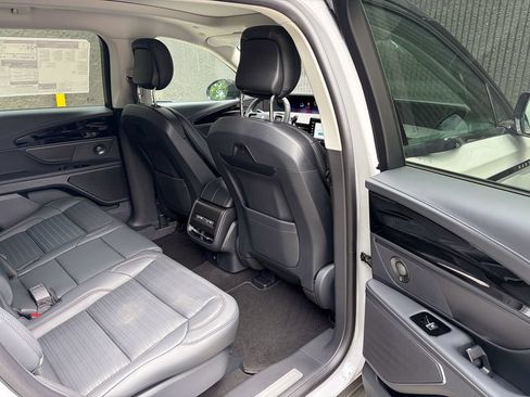 New 2026 Lincoln Nautilus Reserve AWD/4WD image 23