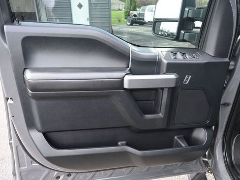 Used 2018 Ford F150 XLT w/ Equipment Group 302A Luxury AWD/4WD image 14