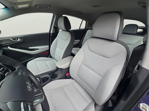 Used 2022 Hyundai Ioniq SE image 19